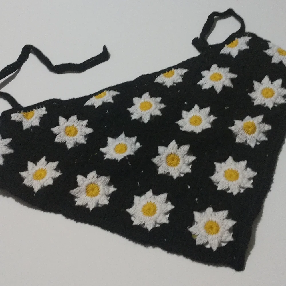 Crochet Bandana Headscarf Daisy Flowers - Picture 6 of 9